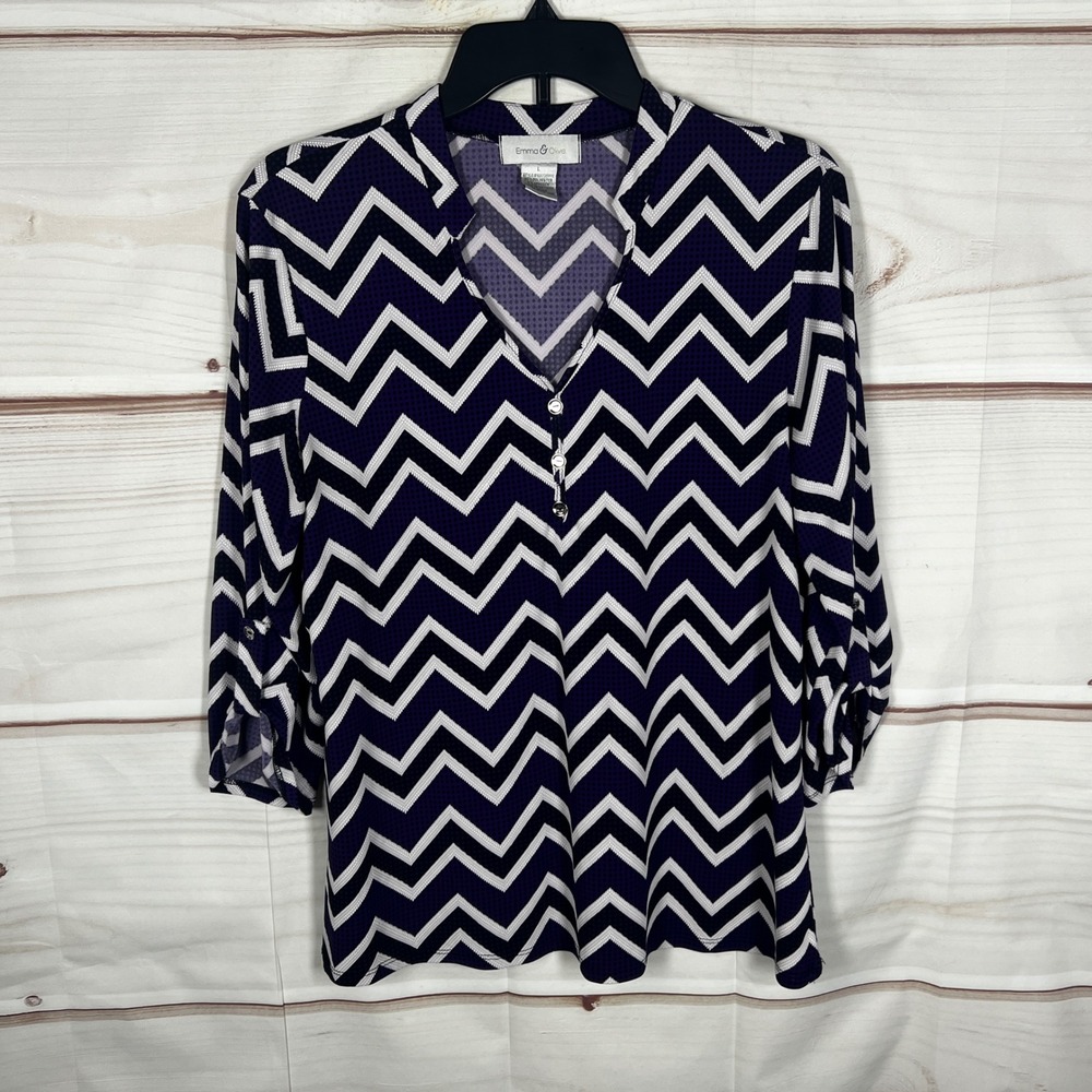Emma & Olive Henley Blouse Womens Large Purple Chevron Zig Zag 3/4 Roll Tab Top‎